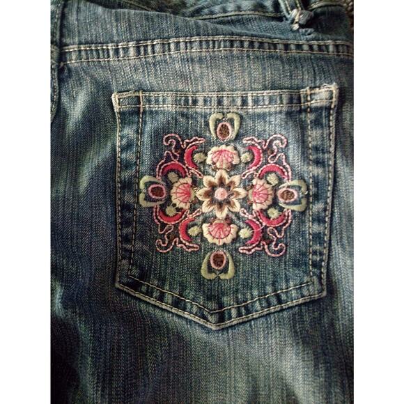 Jeans Size 3 Juniors Flower's In The Back Pockets Pre Owned - Picture 8 of 12